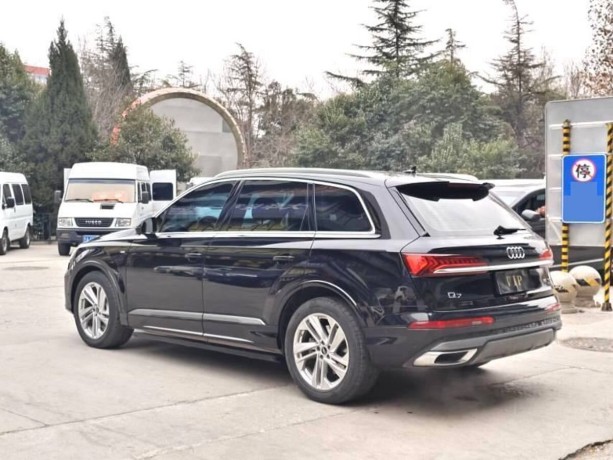 audi-q7-20-l-2021-g-big-3
