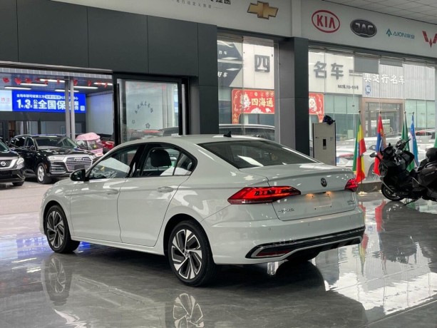 volkswagen-bora-14-l-2022-g-big-1