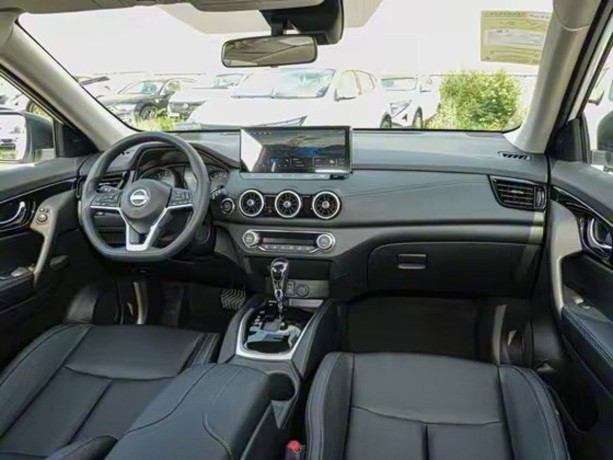 nissan-x-trail-20-l-2025-g-big-4