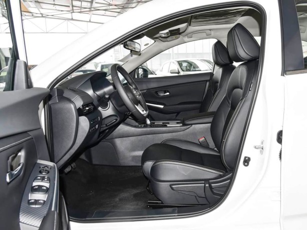 nissan-sylphy-16-l-2025-g-big-6
