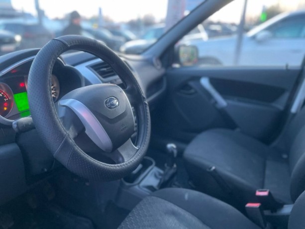 datsun-on-do-16-l-2014-g-big-9