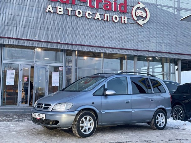 opel-zafira-22-l-2004-g-big-0