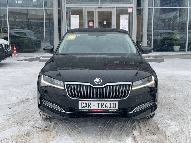 skoda-superb-14-l-2025-g-big-2