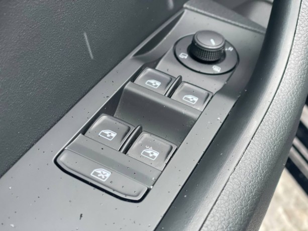 skoda-superb-14-l-2025-g-big-7