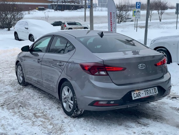 hyundai-elantra-20-l-2019-g-big-6