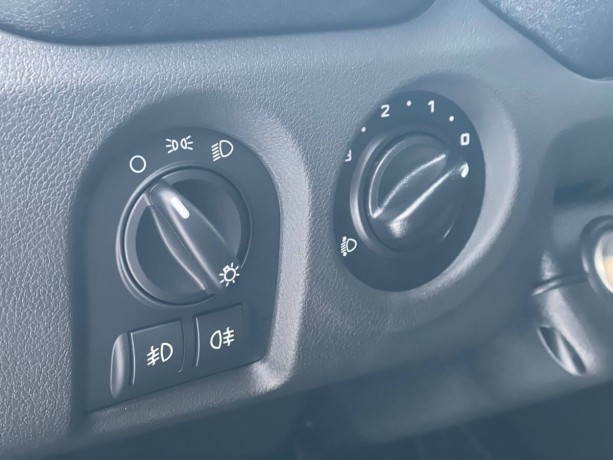 lada-vaz-niva-legend-17-l-2025-g-big-7