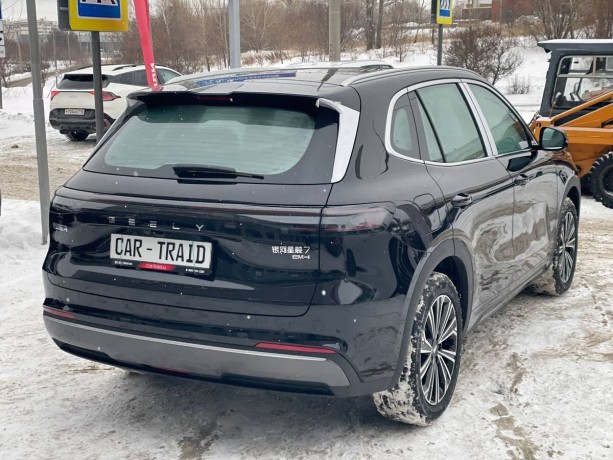 geely-galaxy-starship-7-15-l-2025-g-big-4