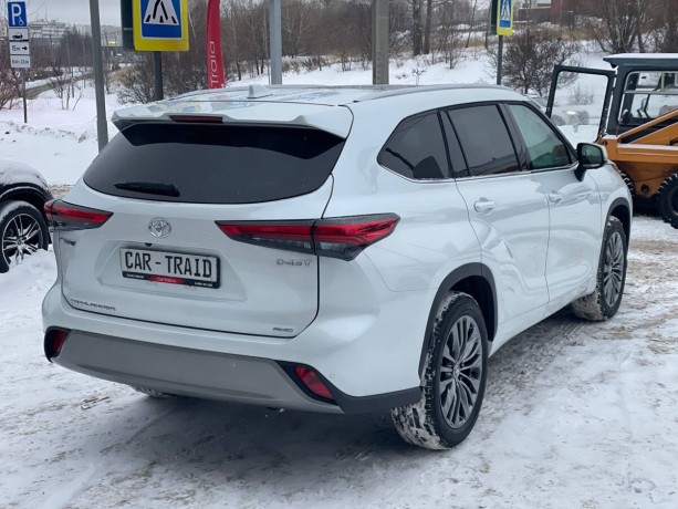 toyota-highlander-20-l-2025-g-big-4