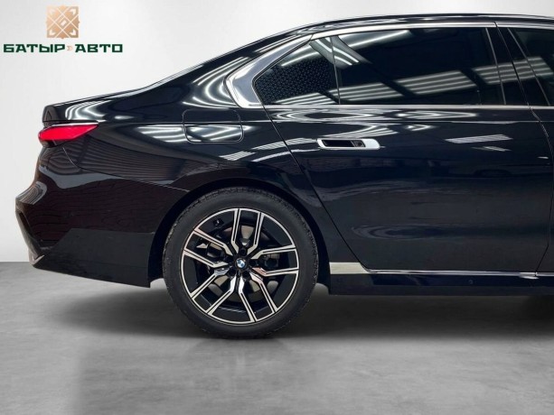 bmw-7-serii-3-l-2024-g-big-4