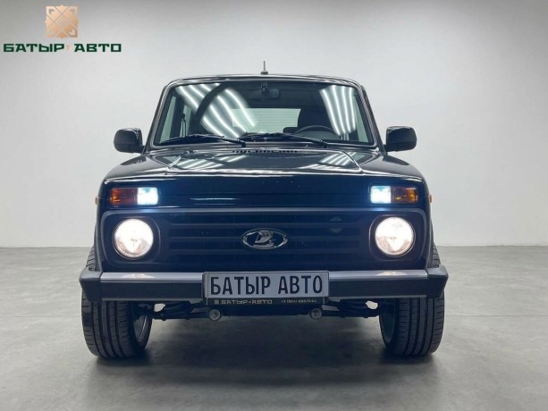 lada-vaz-niva-legend-17-l-2024-g-big-7