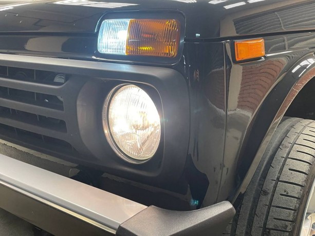 lada-vaz-niva-legend-17-l-2024-g-big-8