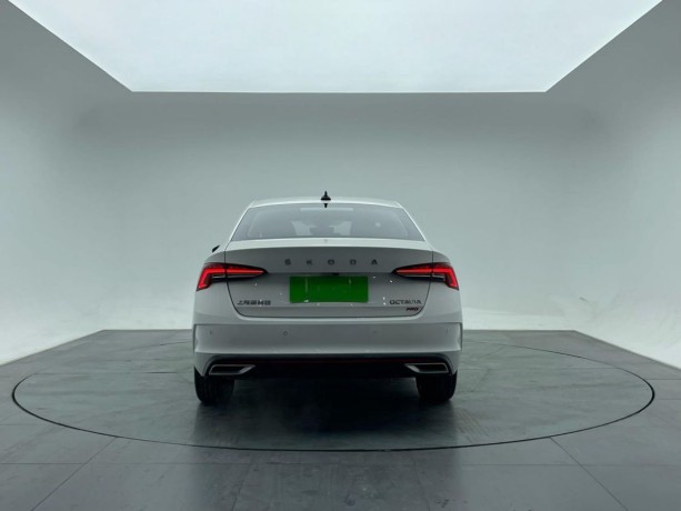 skoda-octavia-14-l-2021-g-big-1