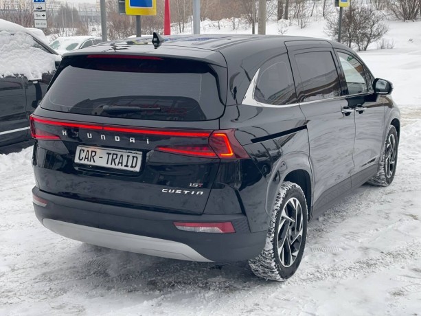 hyundai-custin-15-l-2024-g-big-4
