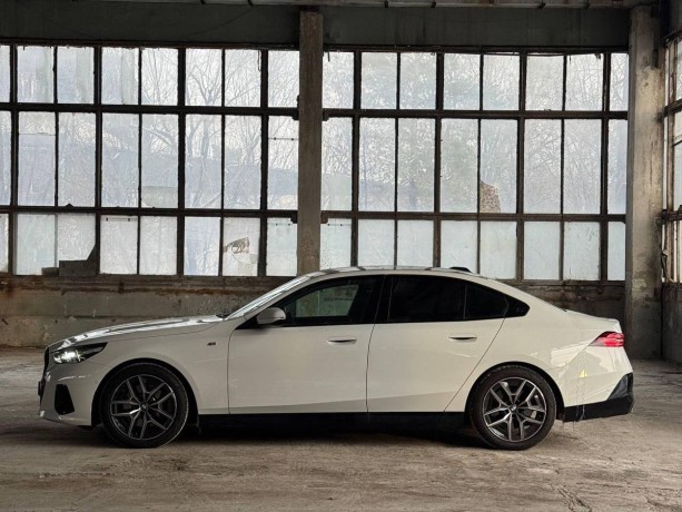 bmw-5-serii-2025-g-big-1