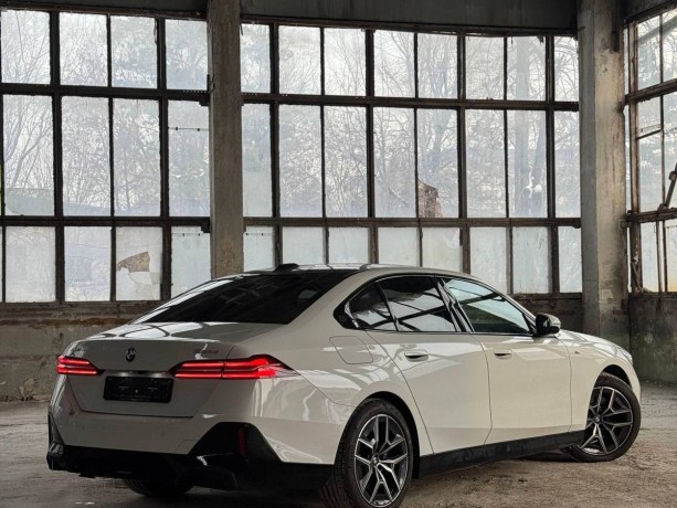 bmw-5-serii-2025-g-big-2