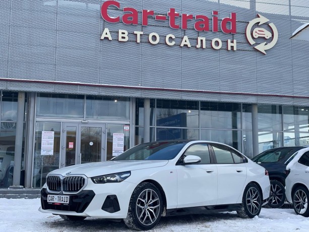 bmw-5-serii-2023-g-big-0