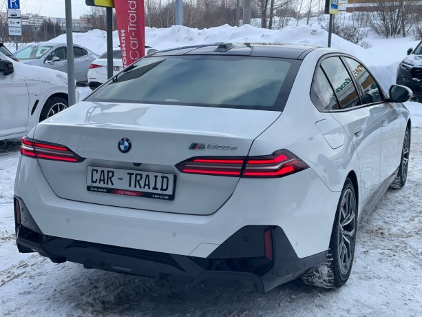 bmw-5-serii-2023-g-big-4