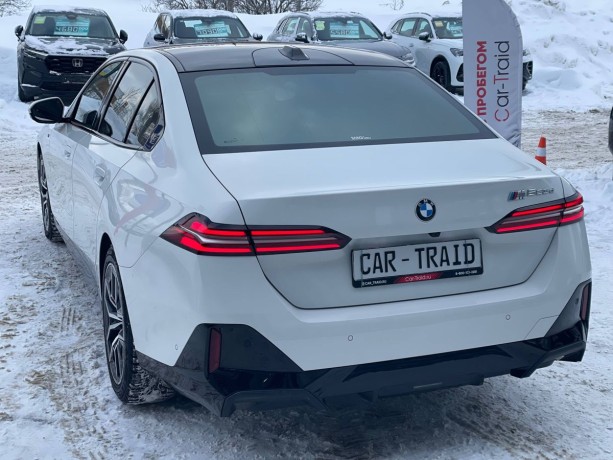 bmw-5-serii-2023-g-big-6