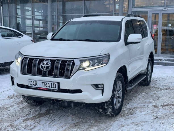 toyota-land-cruiser-prado-2019-g-big-1