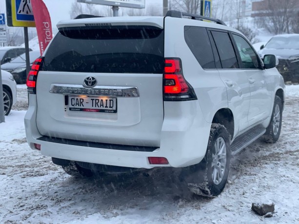 toyota-land-cruiser-prado-2019-g-big-4