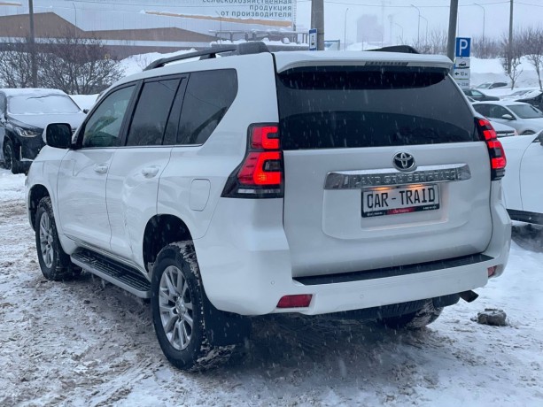 toyota-land-cruiser-prado-2019-g-big-6