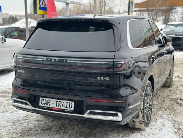 geely-galaxy-m9-15-l-2025-g-big-4