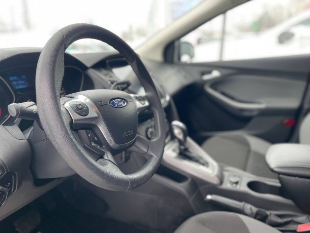 ford-focus-2013-g-big-9