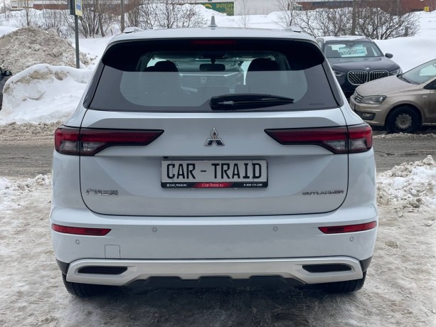 mitsubishi-outlander-2023-g-big-5