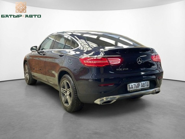 mercedes-benz-glc-coupe-20-l-2017-g-big-1