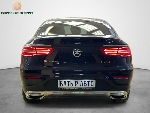 mercedes-benz-glc-coupe-20-l-2017-g-big-2