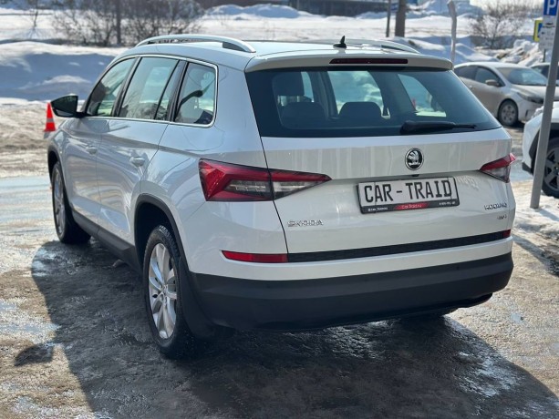 skoda-kodiaq-20-l-2019-g-big-6