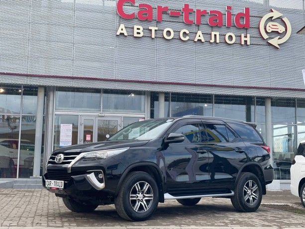 toyota-fortuner-28-l-2018-g-big-0
