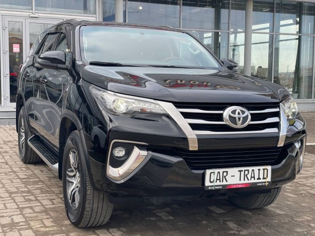 toyota-fortuner-28-l-2018-g-big-3