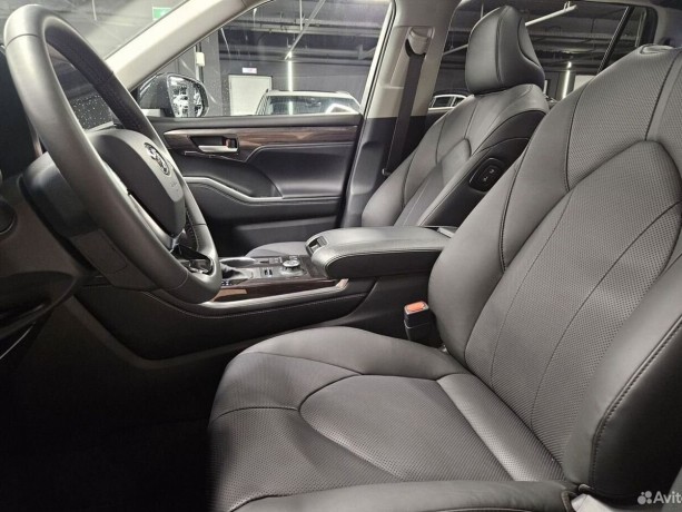 toyota-highlander-20-l-2025-g-big-9