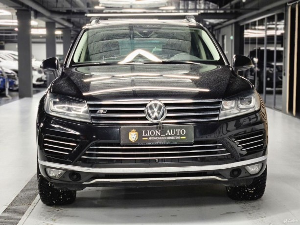 volkswagen-touareg-3-l-2018-g-big-1