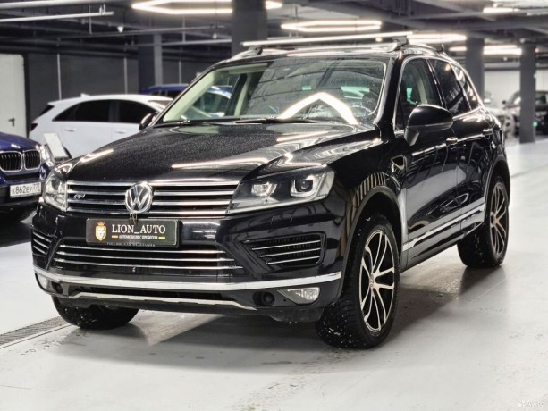 volkswagen-touareg-3-l-2018-g-big-3
