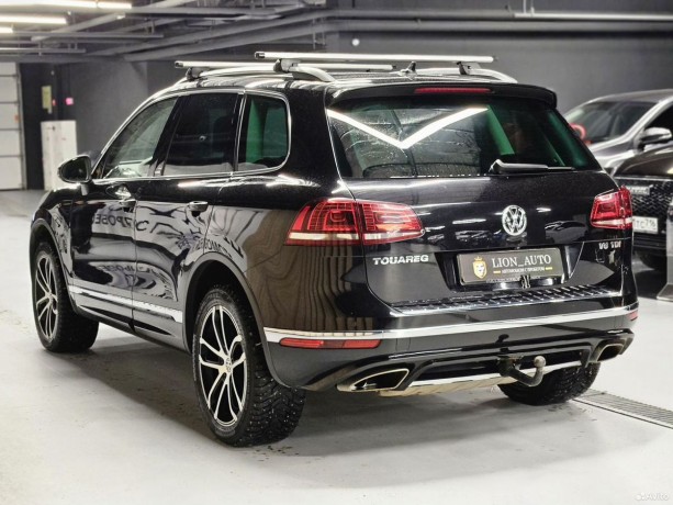 volkswagen-touareg-3-l-2018-g-big-4