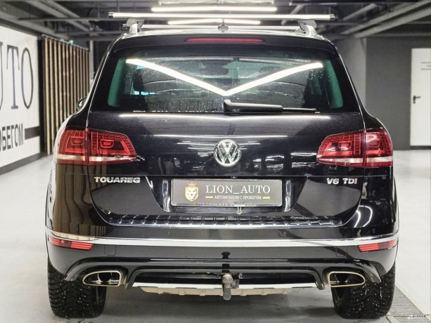 volkswagen-touareg-3-l-2018-g-big-5