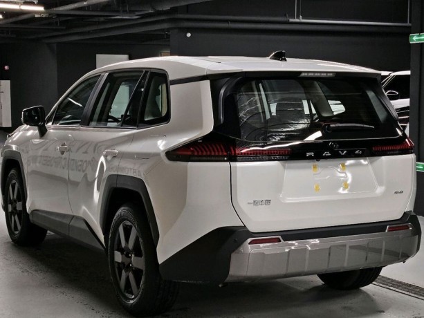 toyota-rav4-20-l-2026-g-big-4