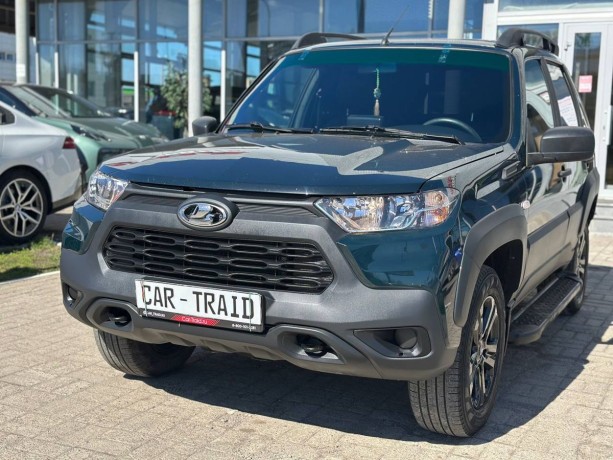 lada-vaz-niva-travel-17-l-2024-g-big-1