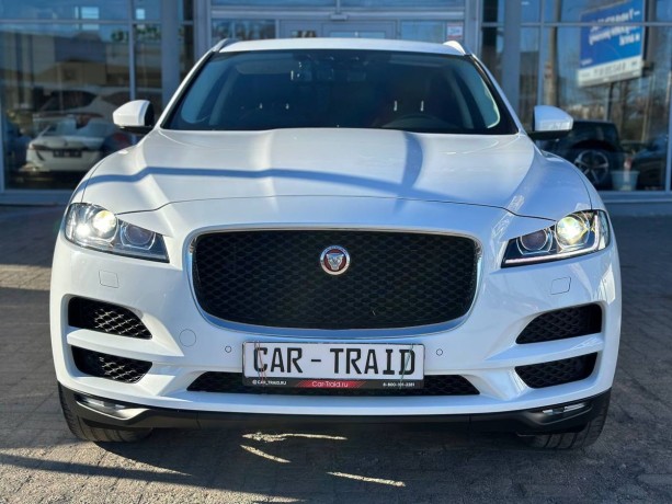 jaguar-f-pace-20-l-2018-g-big-2