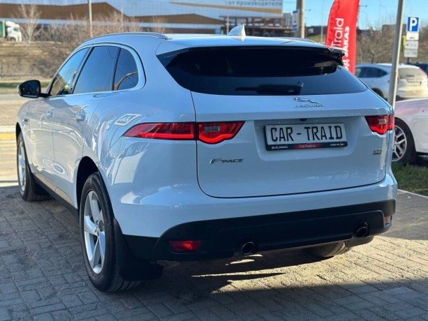 jaguar-f-pace-20-l-2018-g-big-6