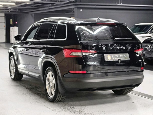 skoda-kodiaq-20-l-2021-g-big-3